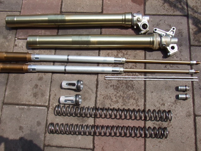 フロントフォーク オーバーホールの流れ / 分解