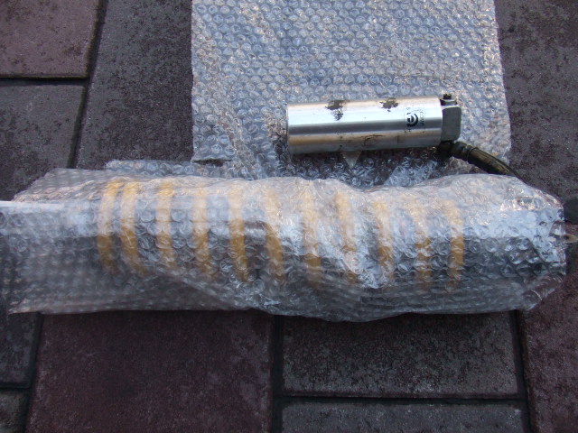 リアサスペンションの梱包方法